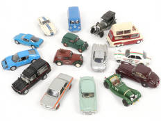 Lot 199 - DIVERS (15)