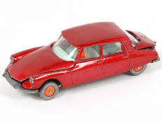 MAJORETTE (FRANCE) (1)