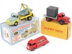 Lot 270 - DINKY TOYS (FRANCE) (3)