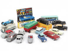 DINKY TOYS (16)