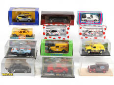 Lot 318 - DIVERS (12)