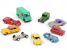 Lot 270 - DIVERS (9)