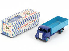 Lot 254 - DINKY TOYS (GB) (1)