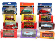 Lot 311 - DIVERS (12)