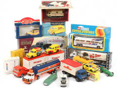 Lot 306 - DIVERS (21)