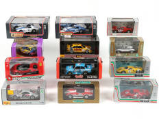 Lot 299 - DIVERS (12)