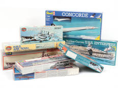 Lot 302 - DIVERS (8)