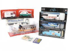 Lot 286 - DIVERS (8)