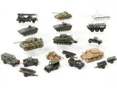 Lot 296 - DIVERS (19)