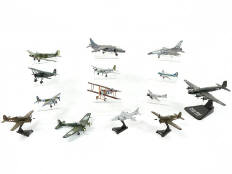 Lot 308 - DIVERS (14)