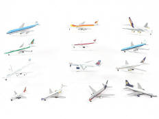 Lot 307 - DIVERS (13)