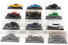 Lot 250 - DIVERS (12)
