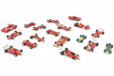 Lot 266 - DIVERS (18)