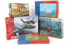 Lot 267 - DIVERS (5)