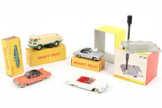 Lot 208 - DINKY TOYS (FRANCE) (5)