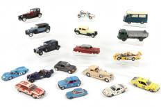 Lot 250 - DIVERS (18)