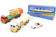 Lot 244 - DINKY TOYS (GB) (4)