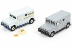 Lot 237 - DINKY TOYS (GB) (2)