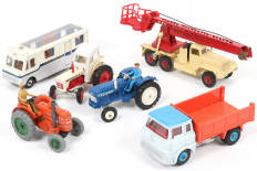 Lot 253 - DINKY TOYS (GB) (6)