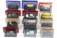 Lot 46 - DIVERS (12)