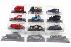 Lot 80 - DIVERS (12)