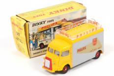 Lot 172 - DINKY TOYS (FRANCE) (1)
