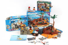 Lot 135 - PLAYMOBIL (ALLEMAGNE) (3)