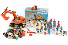 Lot 143 - PLAYMOBIL (ALLEMAGNE) (100)
