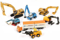 Lot 52 - DIVERS (7)