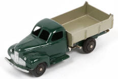 Lot 275 - DINKY TOYS (FRANCE) (1)