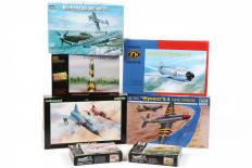 Lot 113 - DIVERS (7)