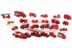 Lot 144 - DIVERS (34)