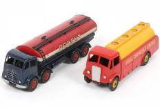 Lot 304 - DINKY TOYS (GB) (2)