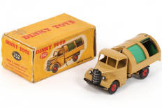 Lot 370 - DINKY TOYS (GB) (1)