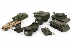 Lot 263 - DINKY TOYS (10)