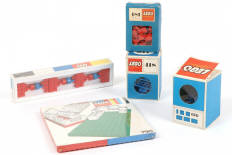 Lot 218 - LEGO (DANEMARK) (5)