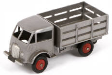 Lot 338 - DINKY TOYS (FRANCE) (1)