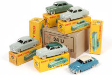 Lot 320 - DINKY TOYS (FRANCE) (12)