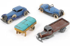 Lot 297 - DINKY TOYS (4)