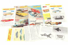 Lot 250 - DINKY TOYS (11)