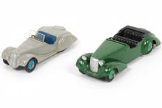 Lot 242 - DINKY TOYS (GB) (2)