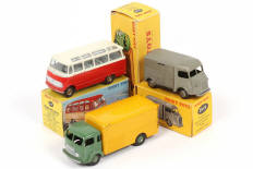 Lot 284 - DINKY TOYS (FRANCE) (3)