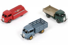 Lot 290 - DINKY TOYS (FRANCE) (3)
