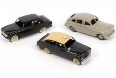Lot 286 - DINKY TOYS (FRANCE) (3)