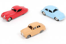 Lot 243 - DINKY TOYS (GB) (3)