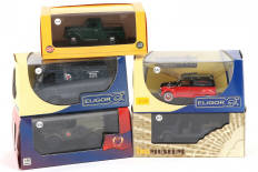 Lot 319 - DIVERS (5)