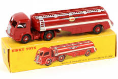 Lot 215 - DINKY TOYS (FRANCE) (1)