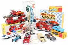 Lot 319 - DIVERS (10)