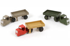 Lot 196 - DINKY TOYS (GB) (3)