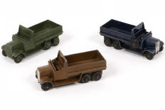 Lot 194 - DINKY TOYS (GB) (3)